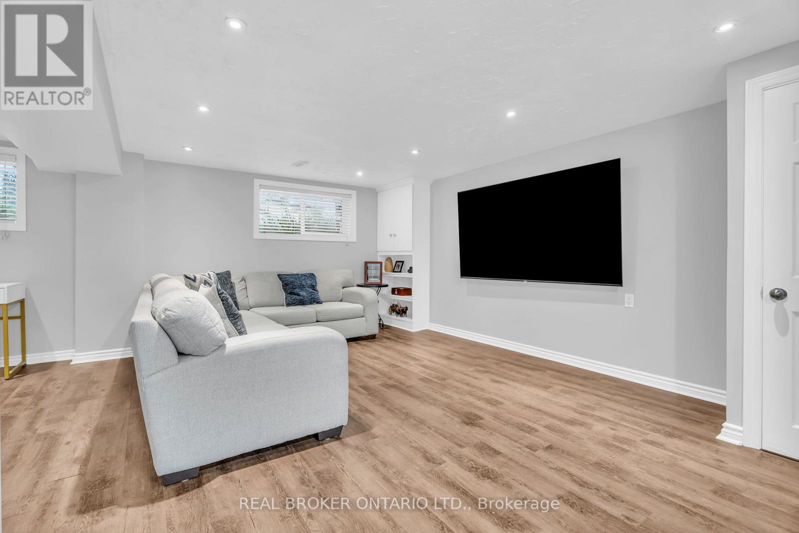 Photo 24 of 156 Edelwild Drive, Orangeville ON