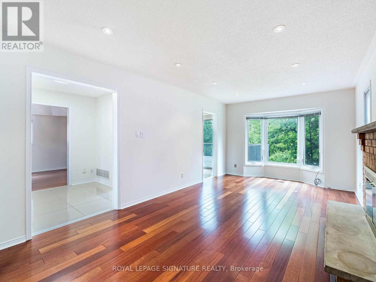 Photo 13 of 86 Valonia Drive, Brampton ON