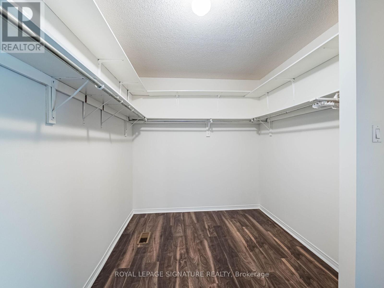 Photo 23 of 86 Valonia Drive, Brampton ON