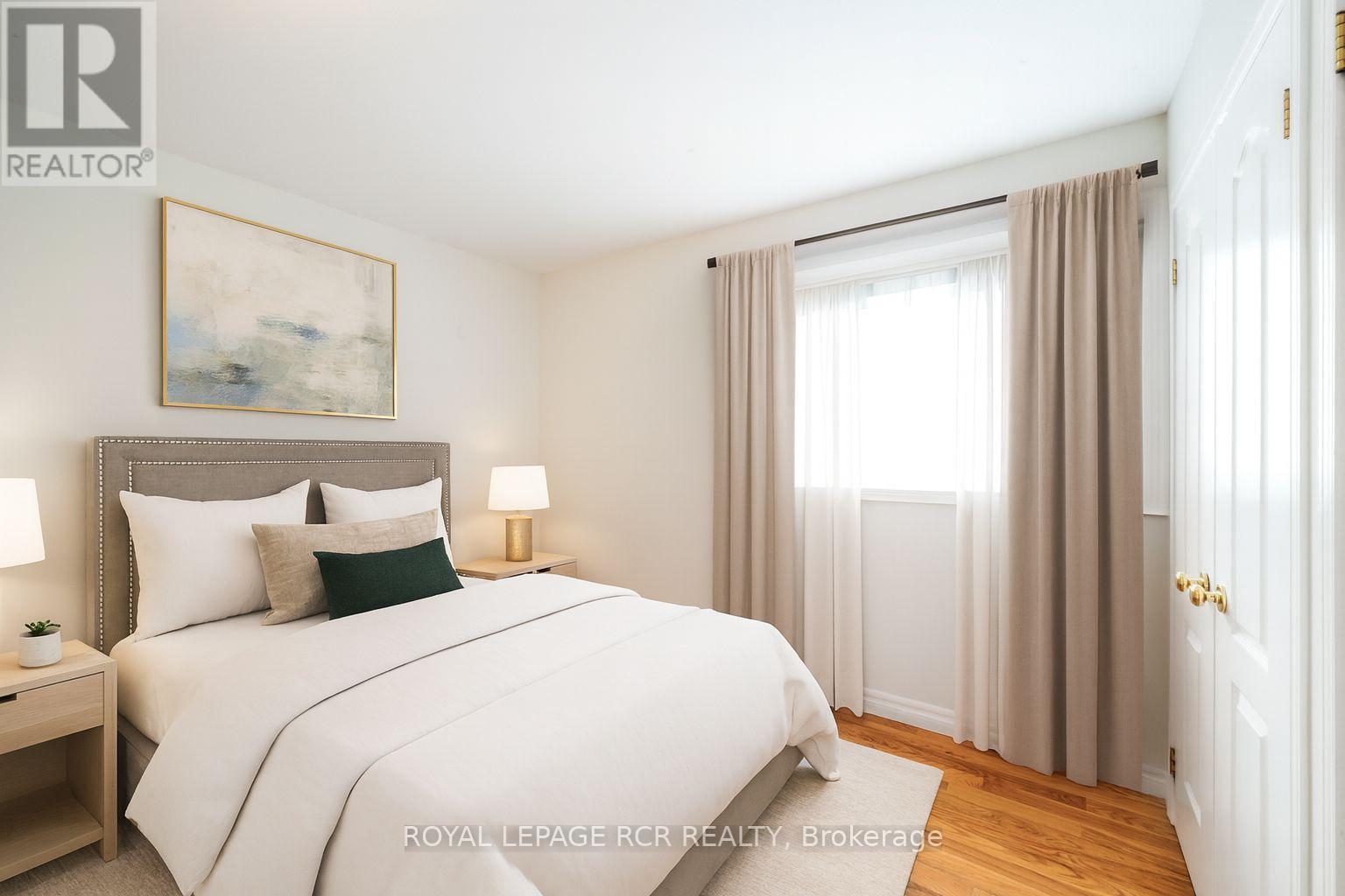 Photo 8 of 25 Banting Drive, Orangeville ON