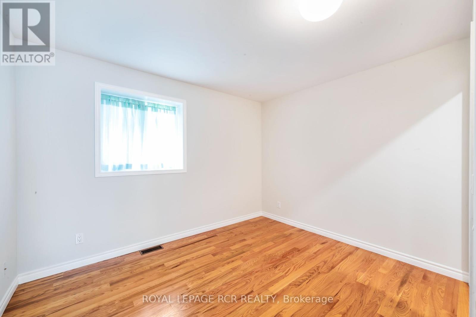 Photo 27 of 25 Banting Drive, Orangeville ON