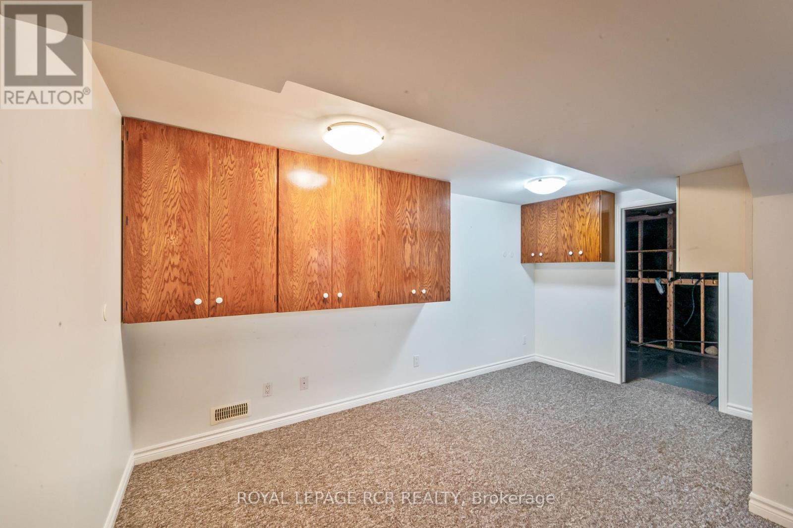Photo 14 of 25 Banting Drive, Orangeville ON
