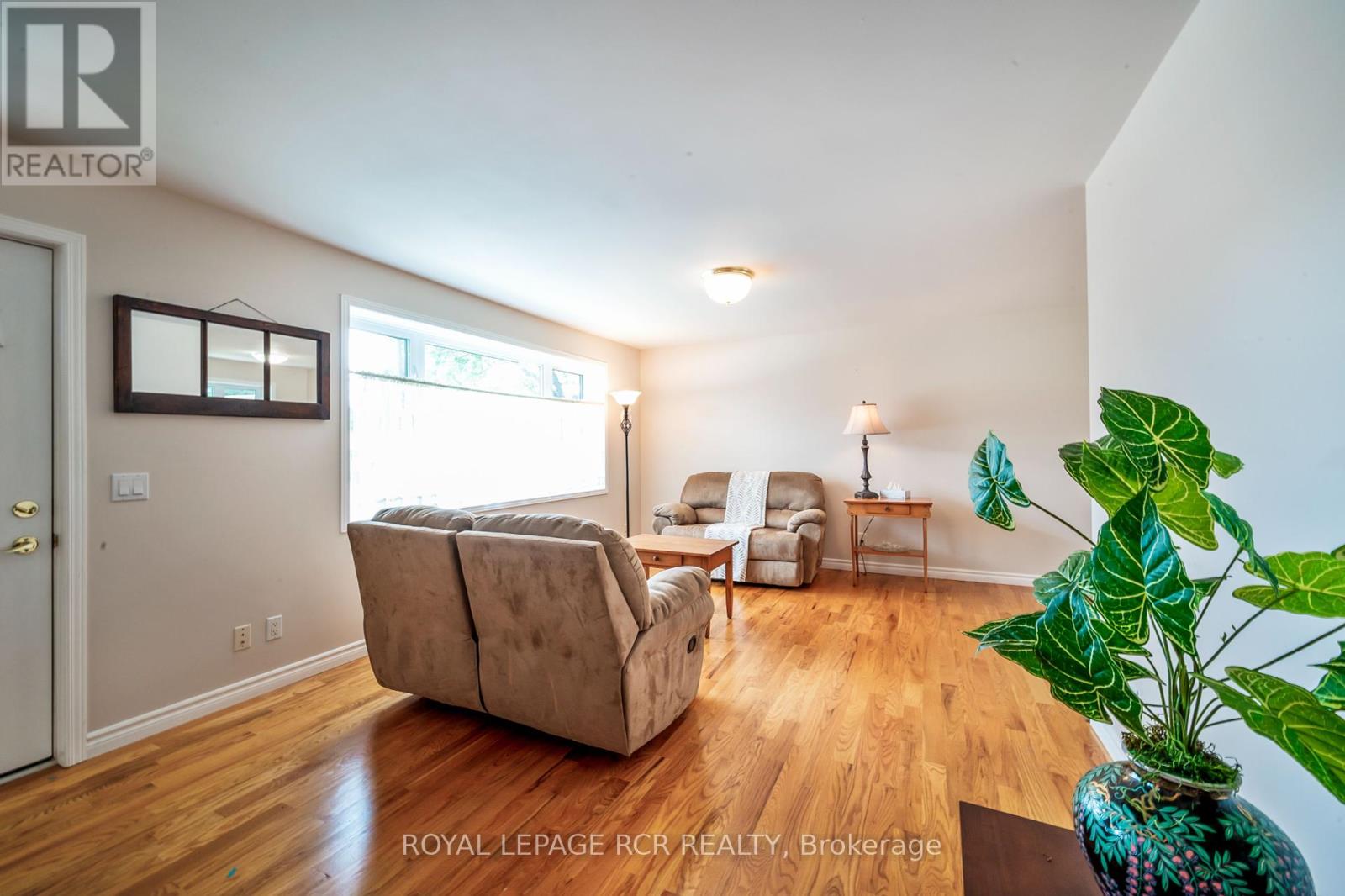 Photo 37 of 25 Banting Drive, Orangeville ON