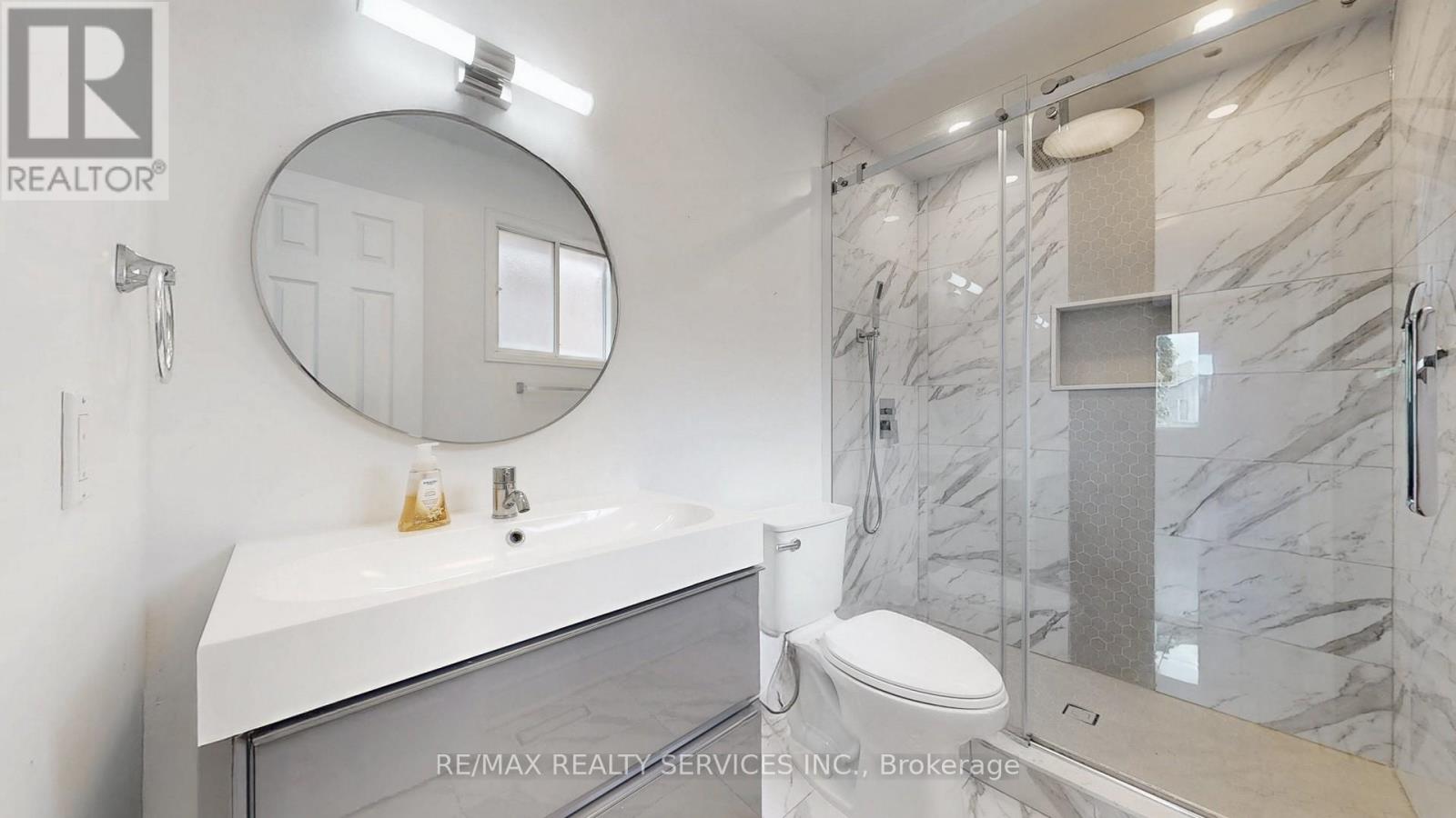 Photo 6 of 5231 Astwell Avenue, Mississauga ON
