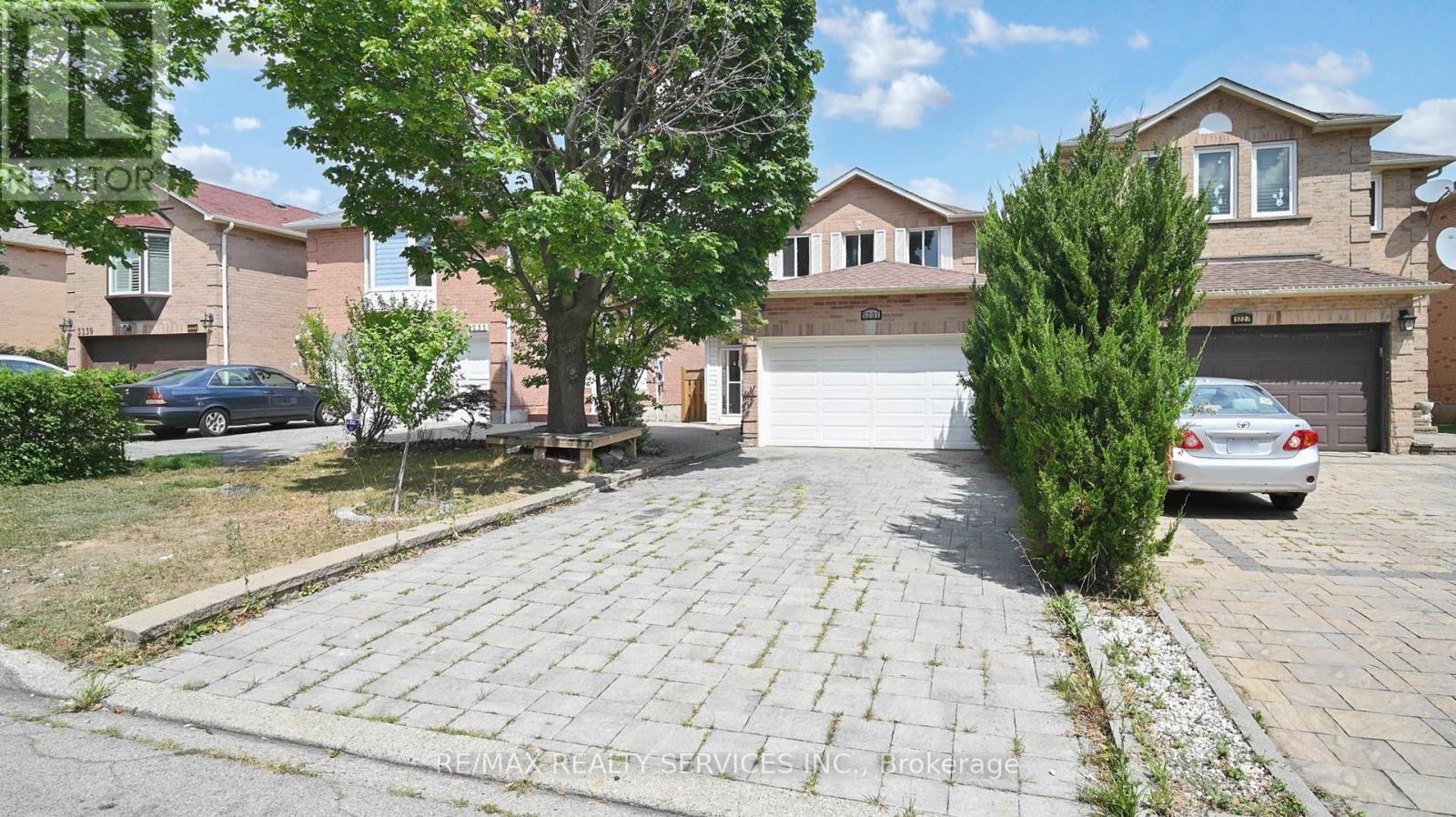 Photo 4 of 5231 Astwell Avenue, Mississauga ON