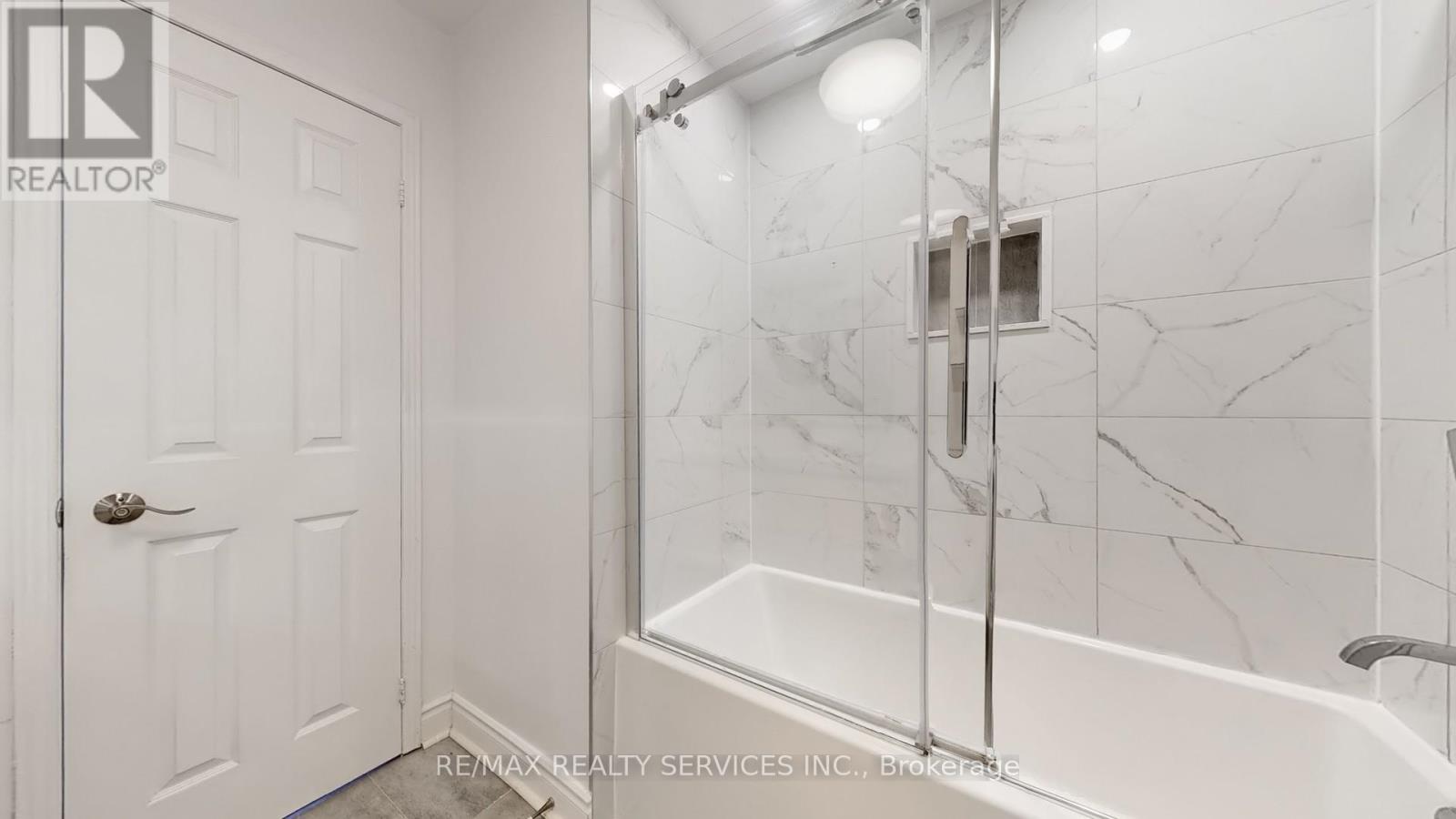 Photo 18 of 5231 Astwell Avenue, Mississauga ON