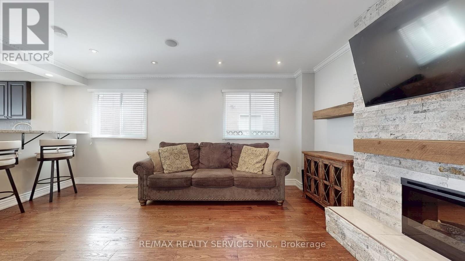 Photo 9 of 5231 Astwell Avenue, Mississauga ON