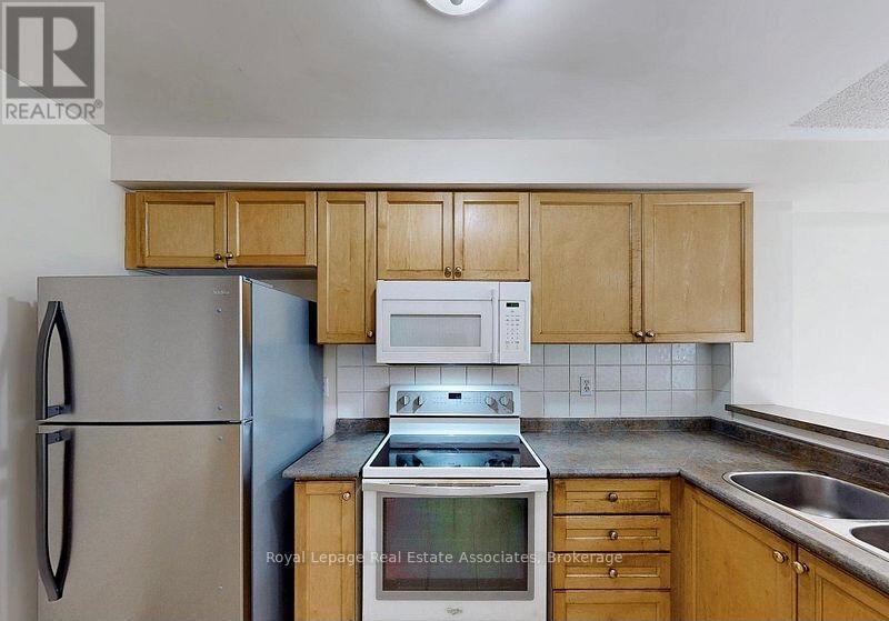 Photo 7 of 102 5260 Mcfarren Boulevard, Mississauga ON