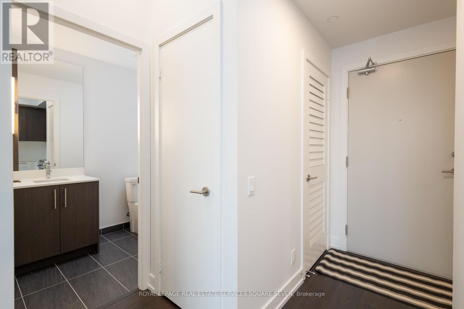 Photo 3 of 1205 215 Veterans Drive N, Brampton ON