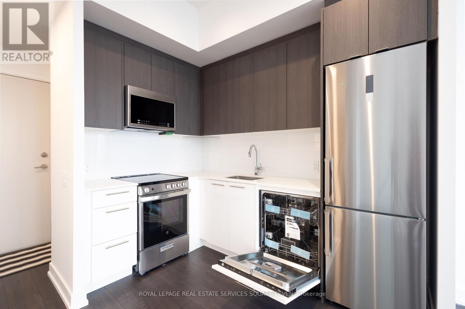 Photo 9 of 1205 215 Veterans Drive N, Brampton ON