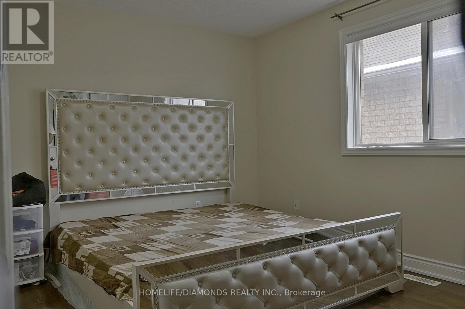 Photo 10 of 25 Golden Eagle Road, Brampton ON