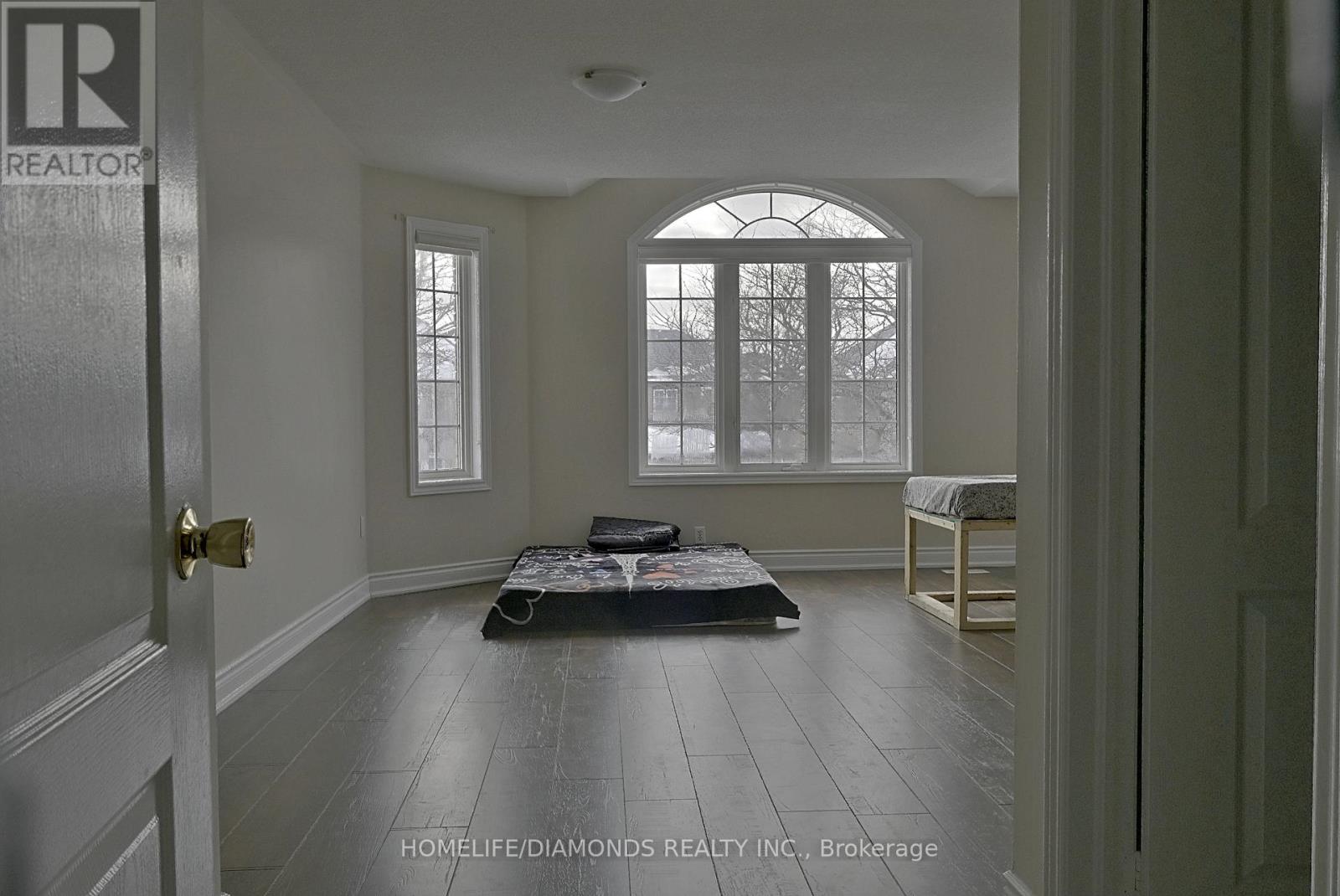 Photo 19 of 25 Golden Eagle Road, Brampton ON
