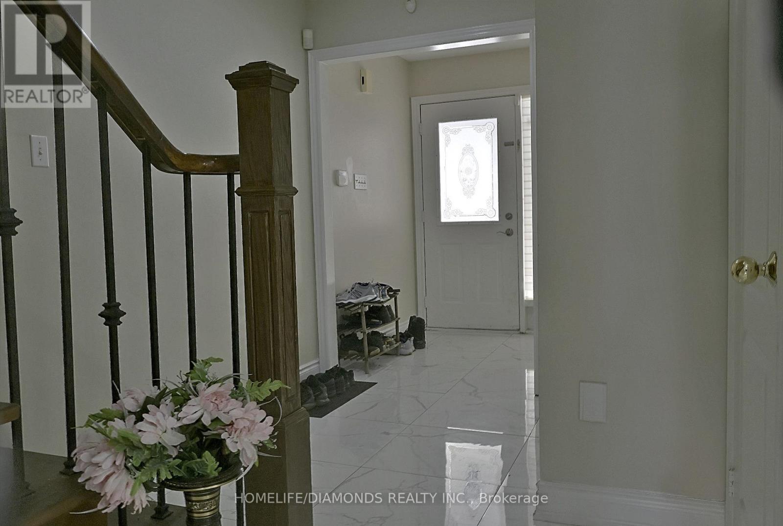 Photo 3 of 25 Golden Eagle Road, Brampton ON
