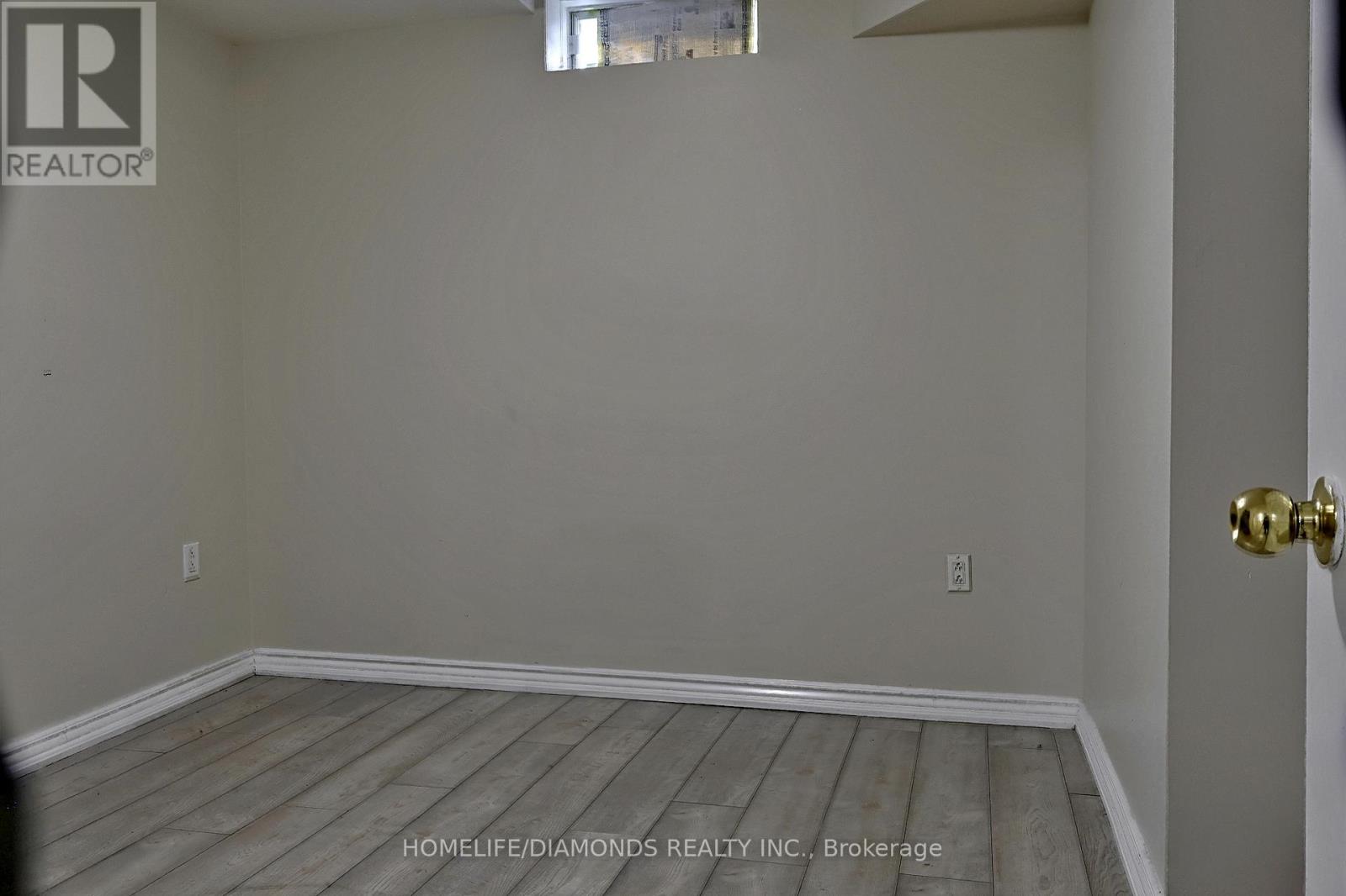 Photo 5 of 25 Golden Eagle Road, Brampton ON