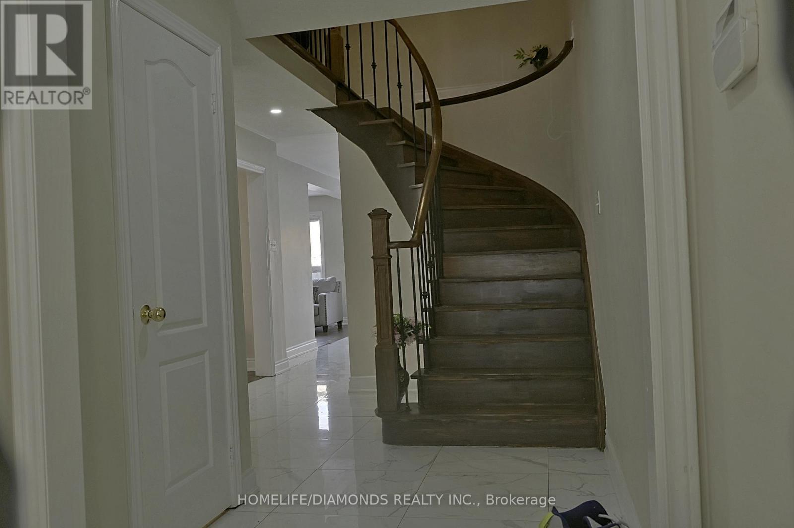 Photo 28 of 25 Golden Eagle Road, Brampton ON