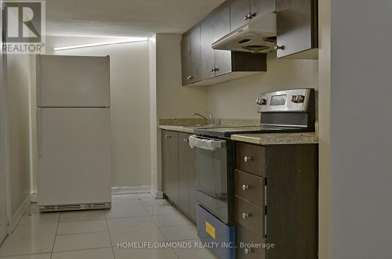 Photo 24 of 25 Golden Eagle Road, Brampton ON