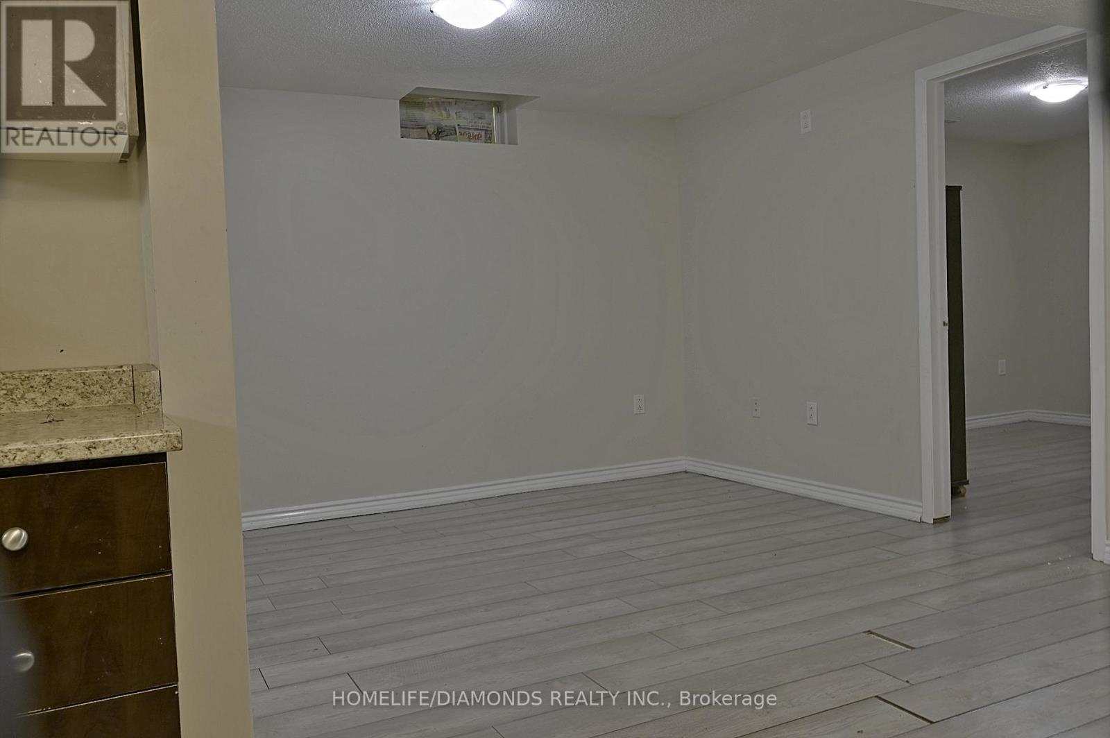 Photo 18 of 25 Golden Eagle Road, Brampton ON