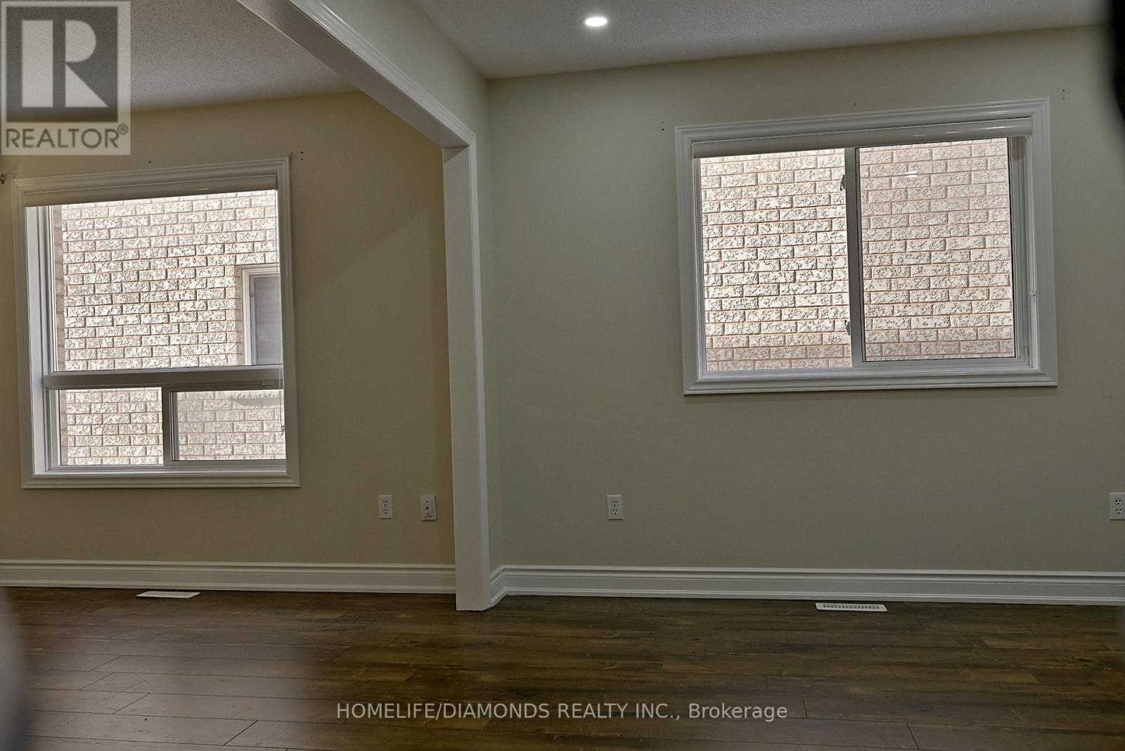Photo 16 of 25 Golden Eagle Road, Brampton ON