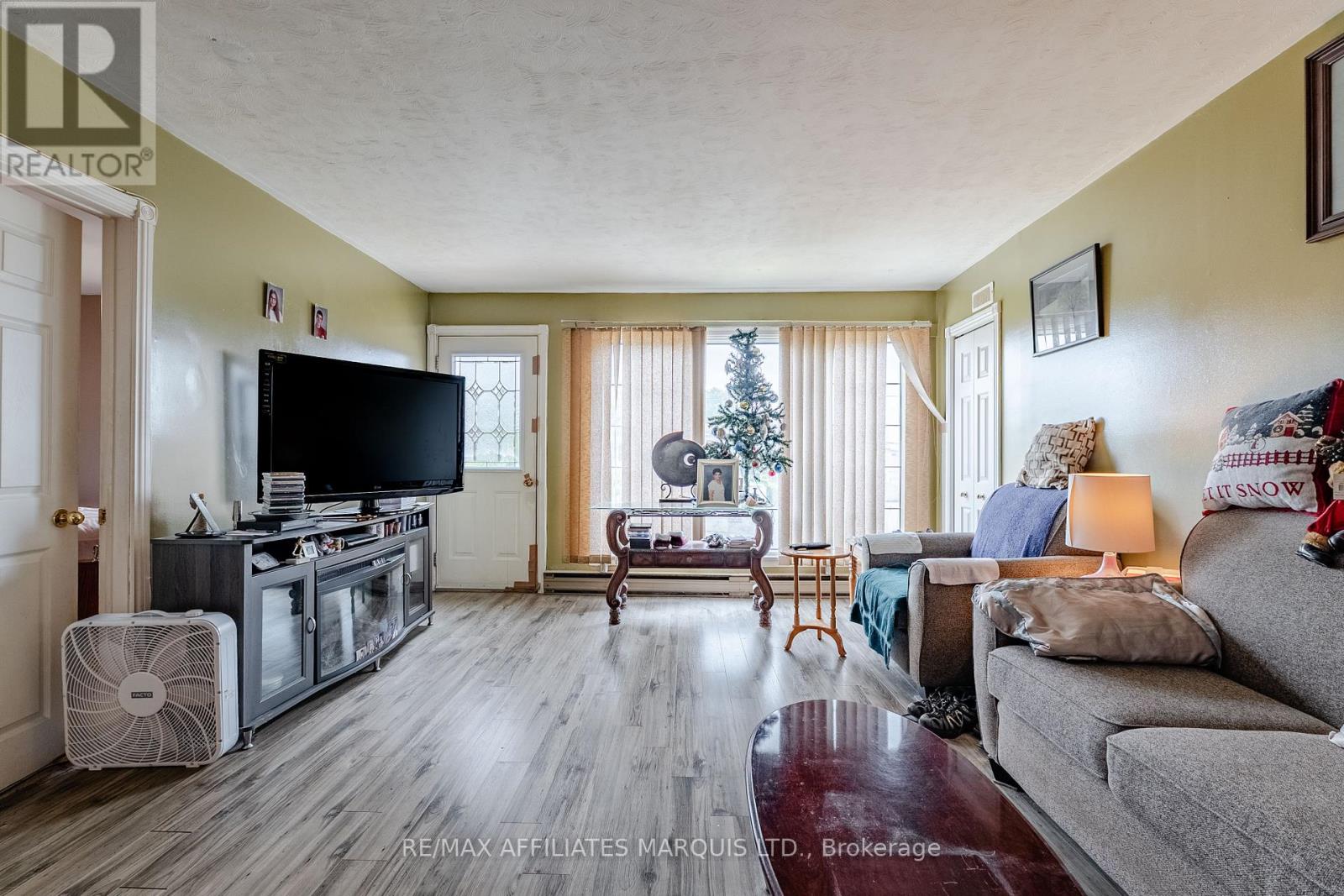Photo 3 of 601 St Felix Street, Cornwall ON