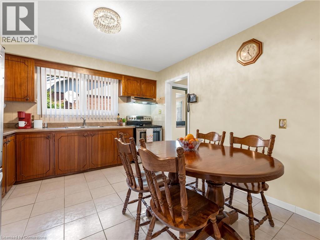 Photo 14 of 31 Kilbourn Avenue, Stoney Creek ON
