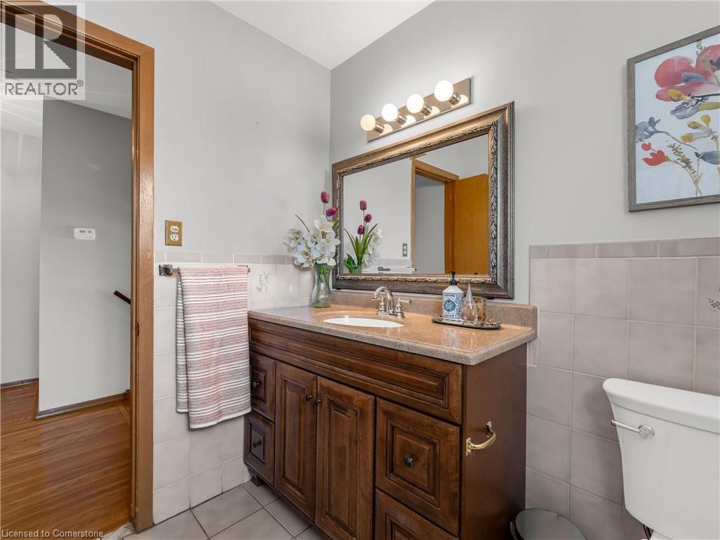Photo 20 of 31 Kilbourn Avenue, Stoney Creek ON