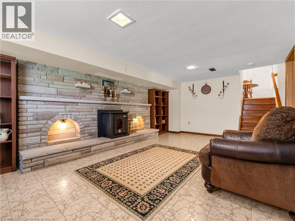 Photo 29 of 31 Kilbourn Avenue, Stoney Creek ON