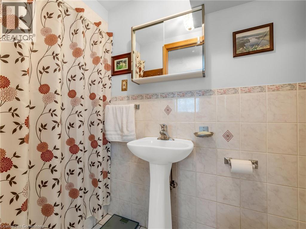Photo 31 of 31 Kilbourn Avenue, Stoney Creek ON