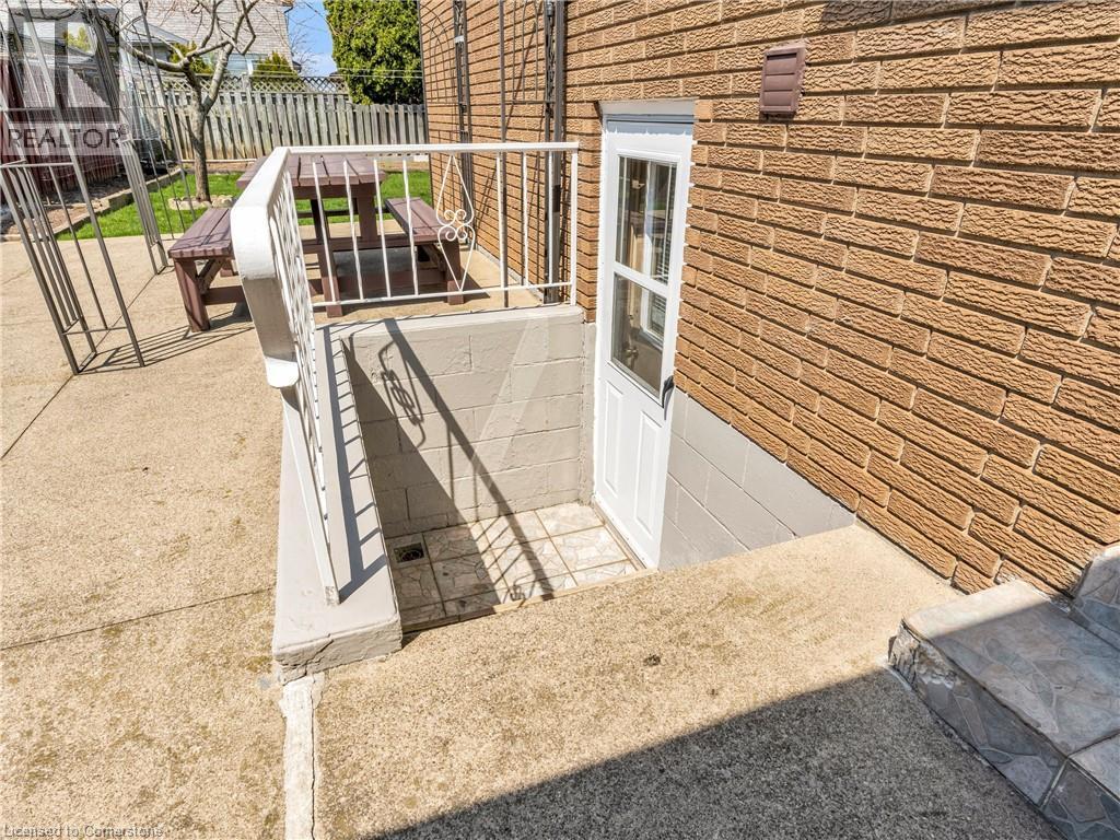 Photo 34 of 31 Kilbourn Avenue, Stoney Creek ON