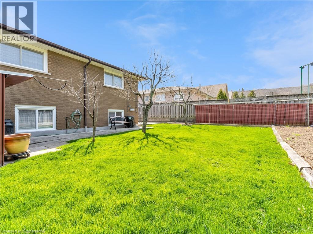 Photo 37 of 31 Kilbourn Avenue, Stoney Creek ON