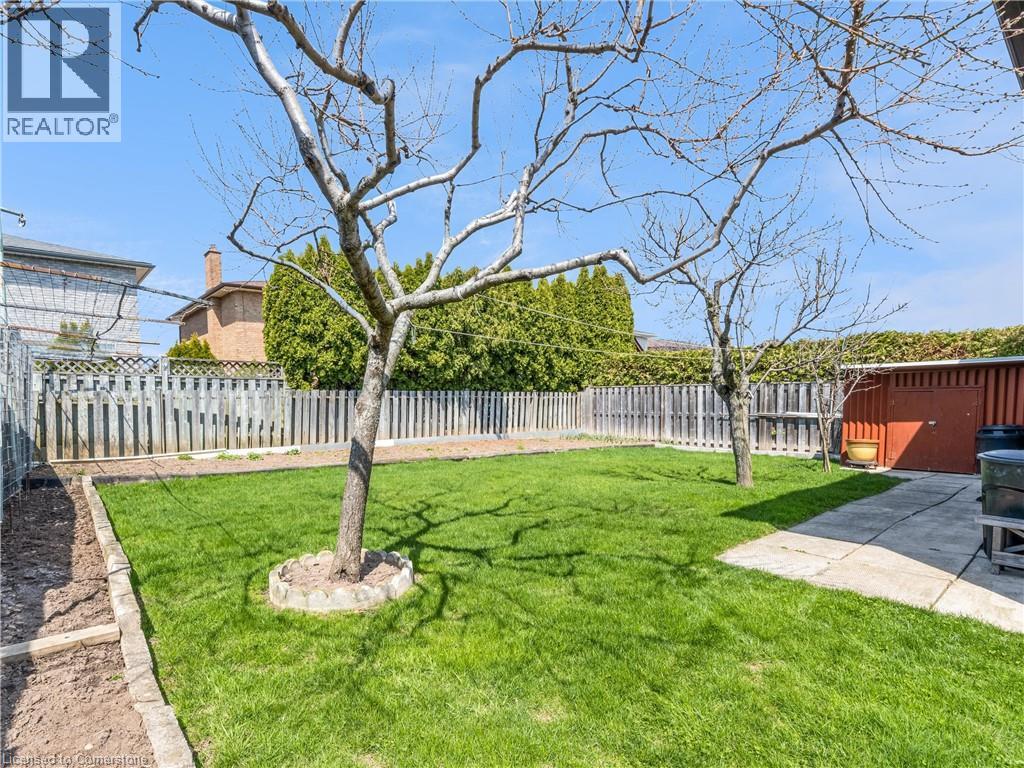 Photo 39 of 31 Kilbourn Avenue, Stoney Creek ON