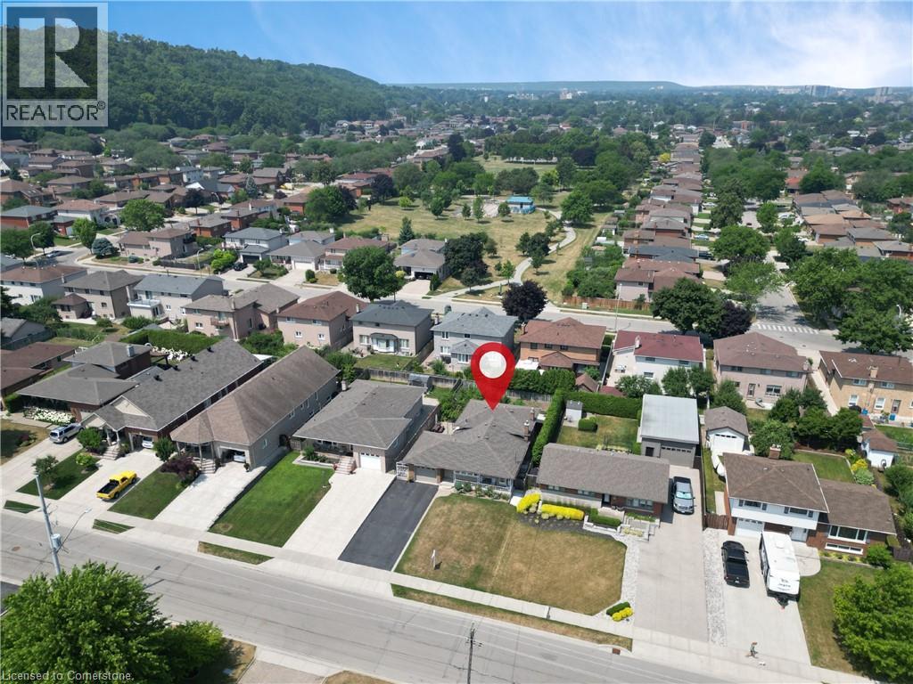 Photo 42 of 31 Kilbourn Avenue, Stoney Creek ON