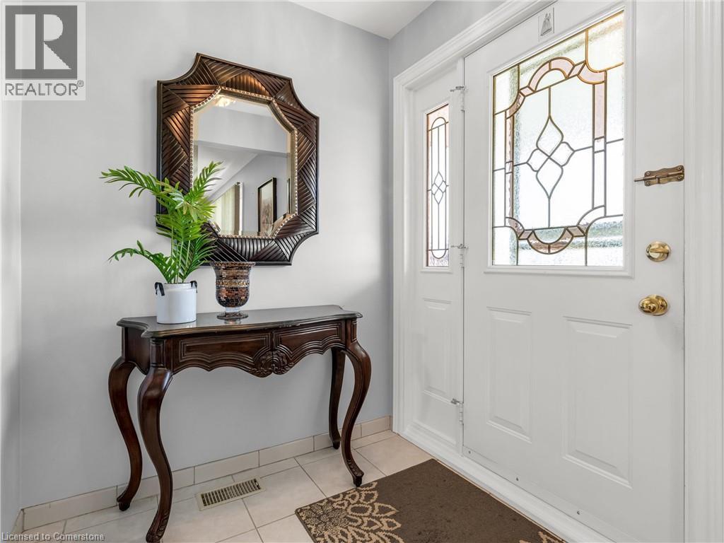 Photo 7 of 31 Kilbourn Avenue, Stoney Creek ON