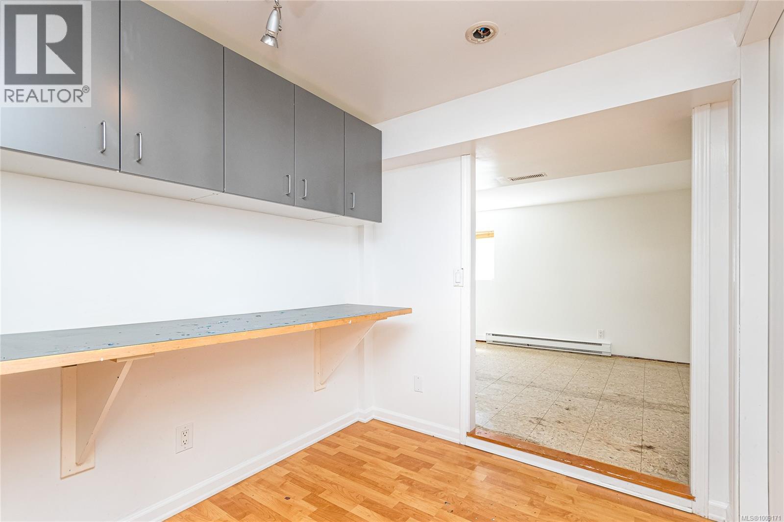 Photo 20 of 745 Newbury St, Saanich BC