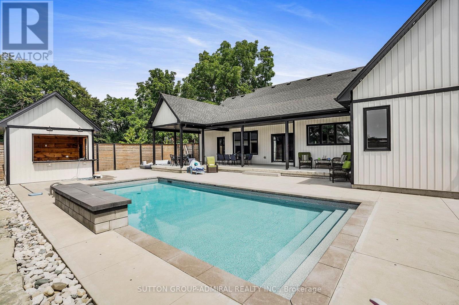Photo 4 of 480 Pleasant Beach Road, Port Colborne ON