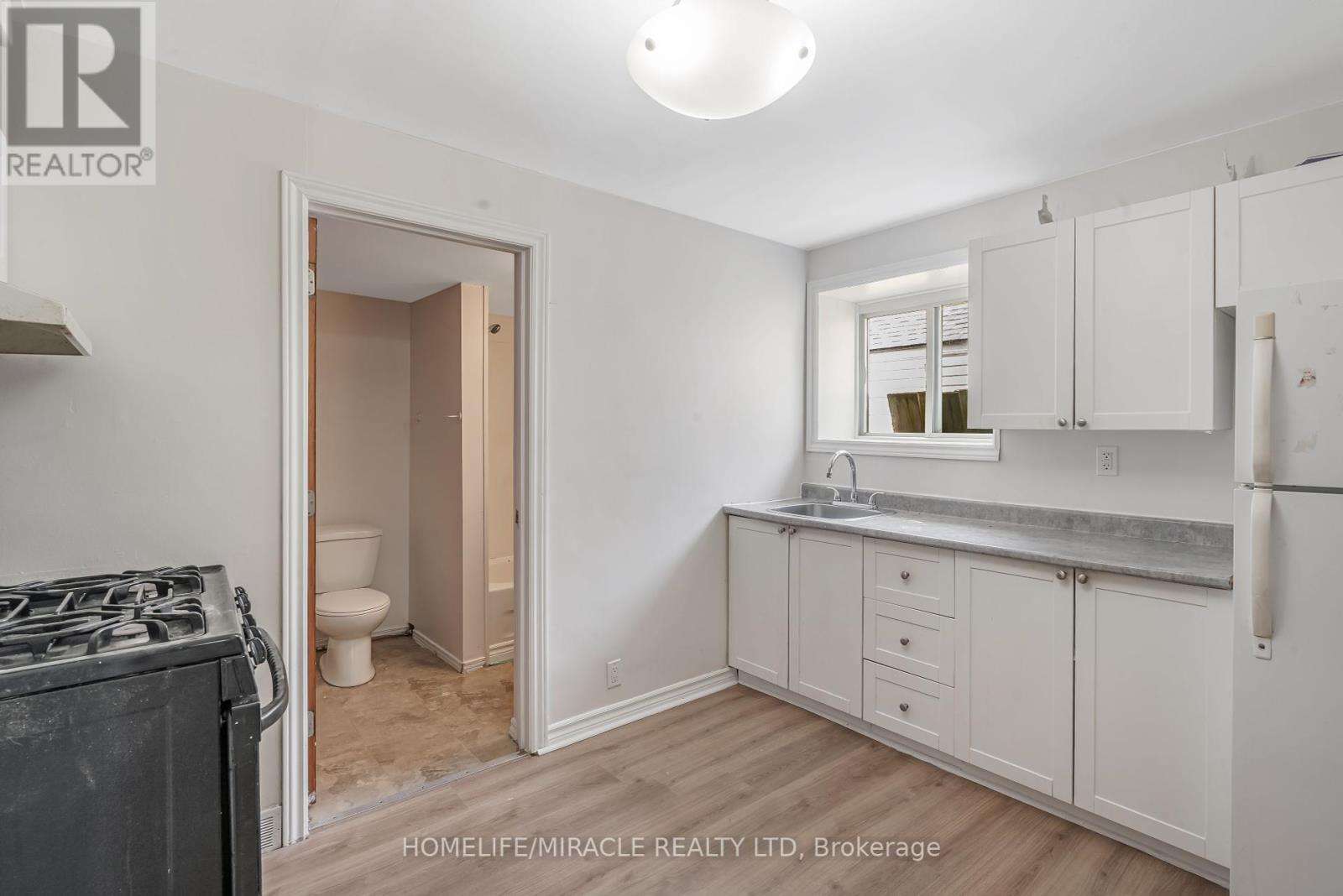 Photo 18 of 237 St Julien Street, London East ON