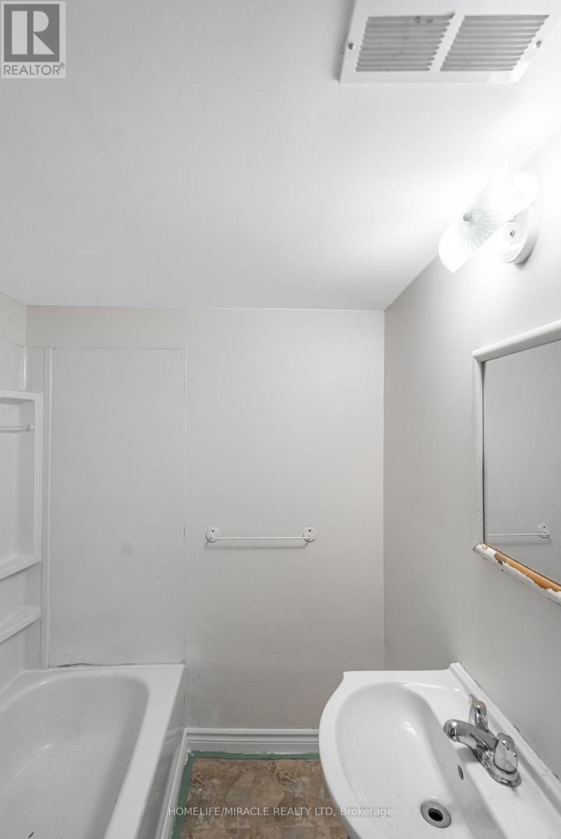 Photo 21 of 237 St Julien Street, London East ON