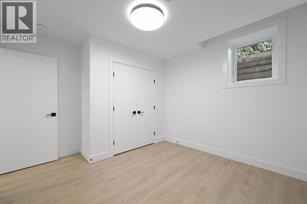 Single Family House for Sale in   Avenue SW North Glenmore Park Calgary 