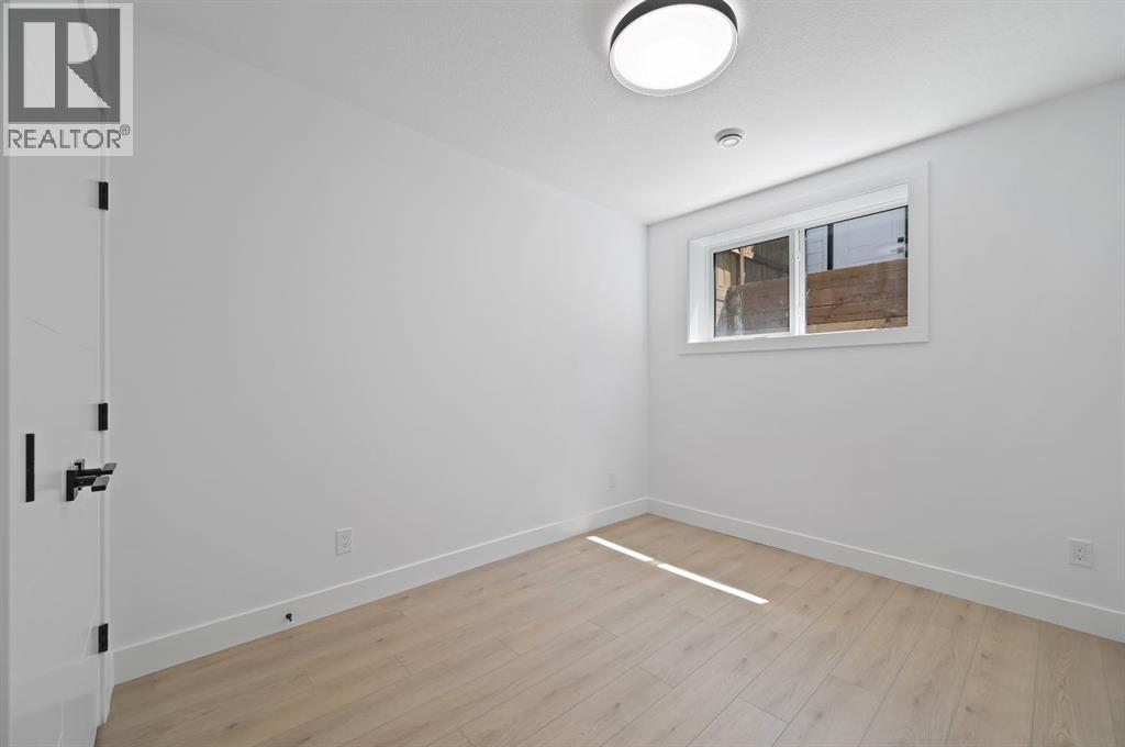 Single Family House for Sale in   Avenue SW North Glenmore Park Calgary 