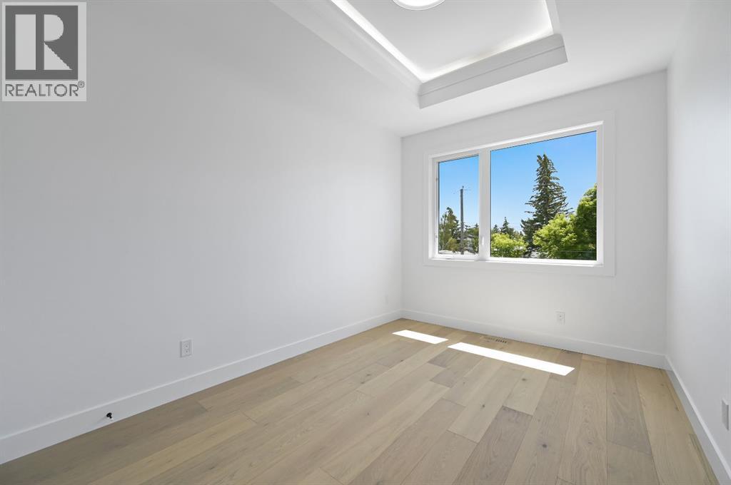 Single Family House for Sale in   Avenue SW North Glenmore Park Calgary 