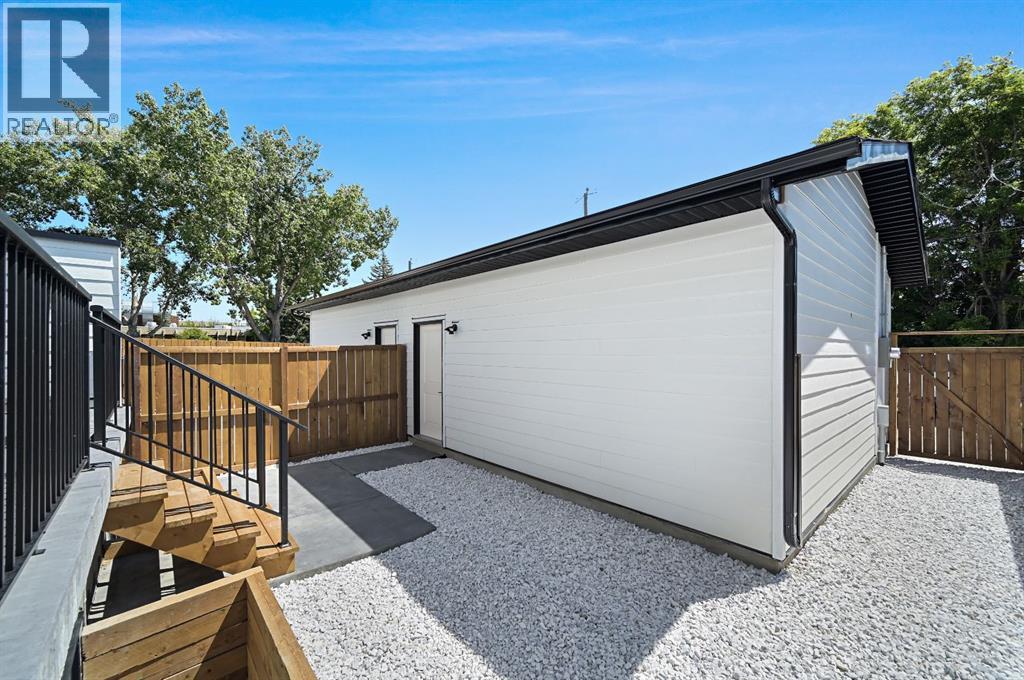 Single Family House for Sale in   Avenue SW North Glenmore Park Calgary 