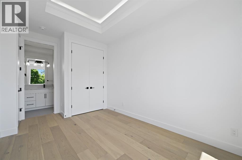 Single Family House for Sale in   Avenue SW North Glenmore Park Calgary 