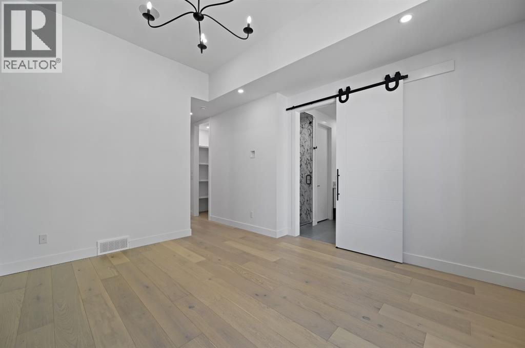 Single Family House for Sale in   Avenue SW North Glenmore Park Calgary 