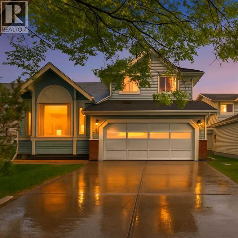 Single Family House for Sale in  Sandpiper Circle NW Sandstone Valley Calgary 