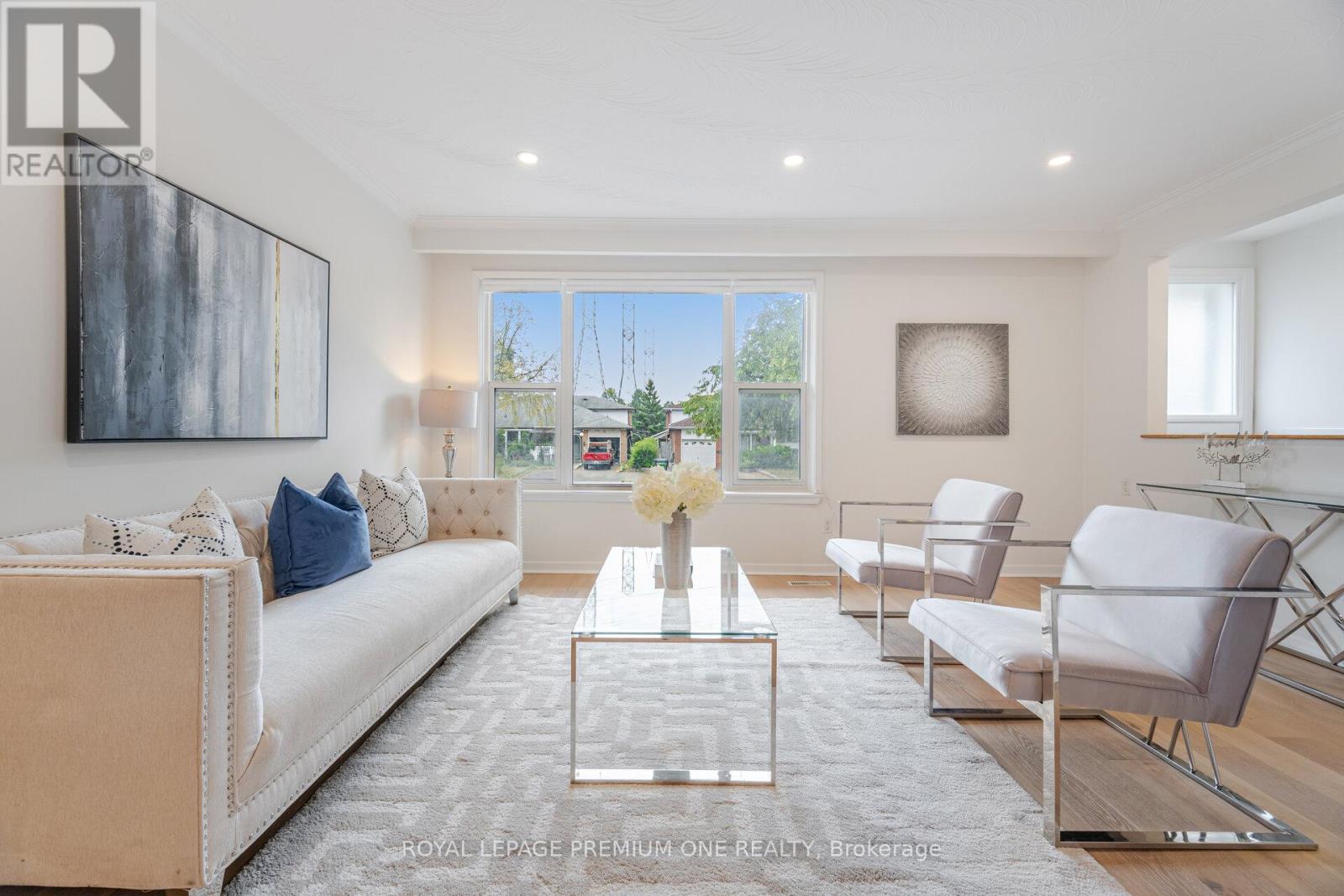 Photo 16 of 16 Reiber Crescent S, Toronto ON