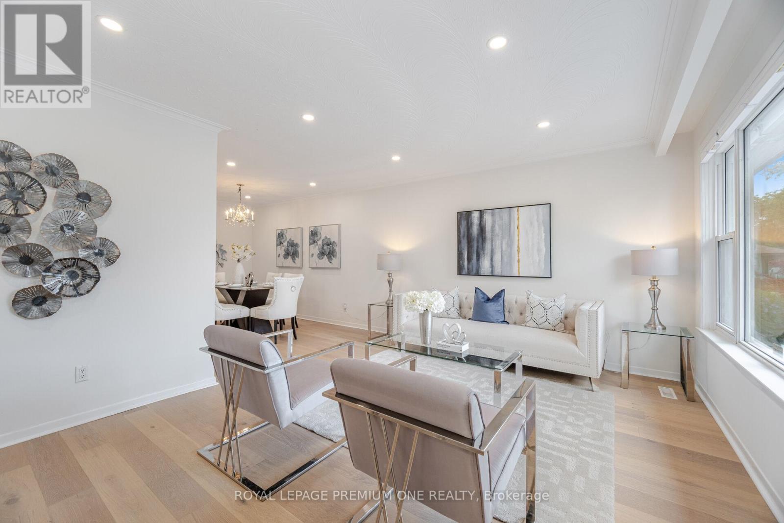 Photo 47 of 16 Reiber Crescent S, Toronto ON