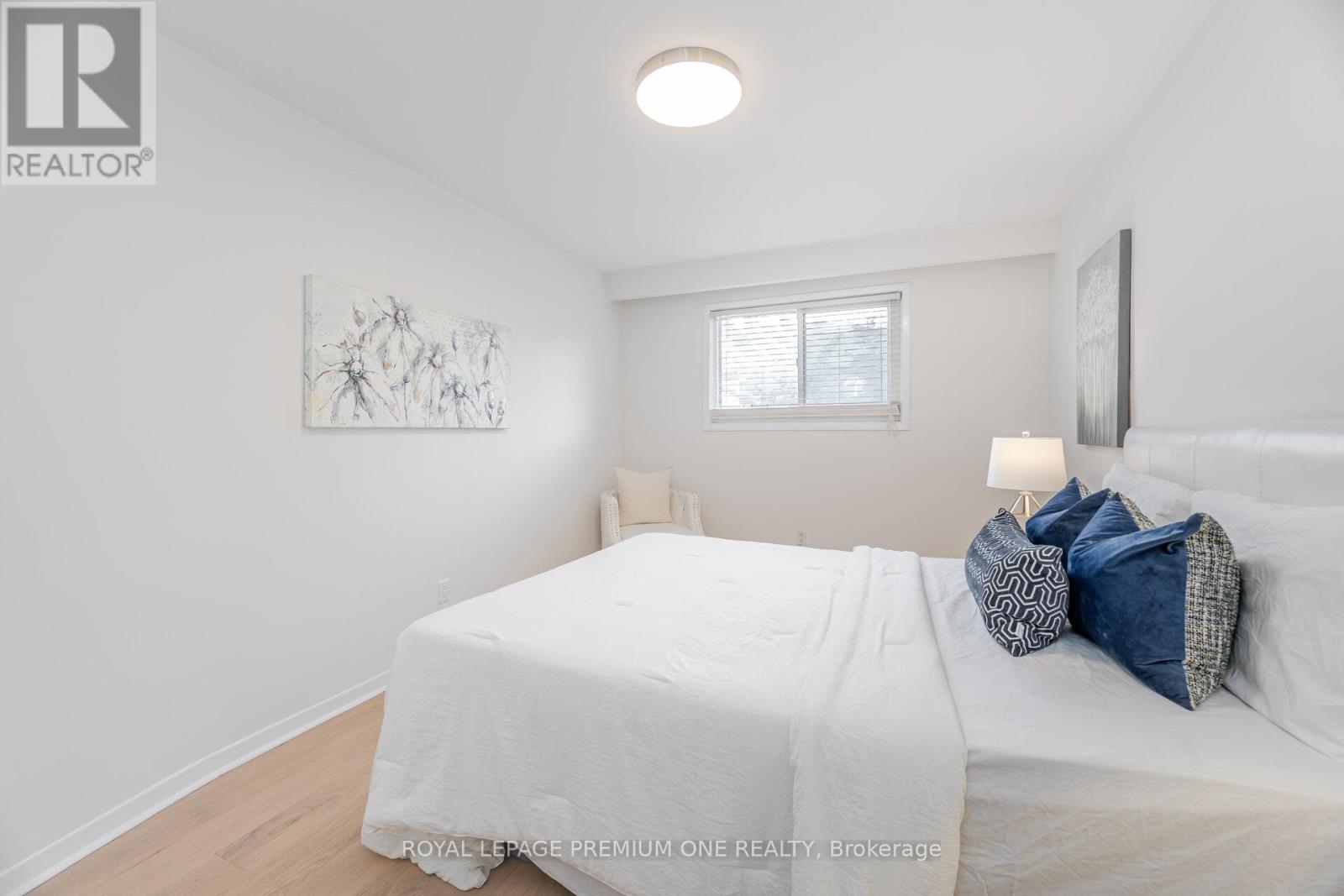 Photo 19 of 16 Reiber Crescent S, Toronto ON