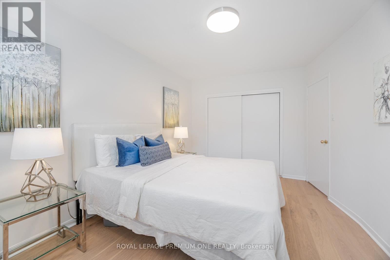 Photo 36 of 16 Reiber Crescent S, Toronto ON