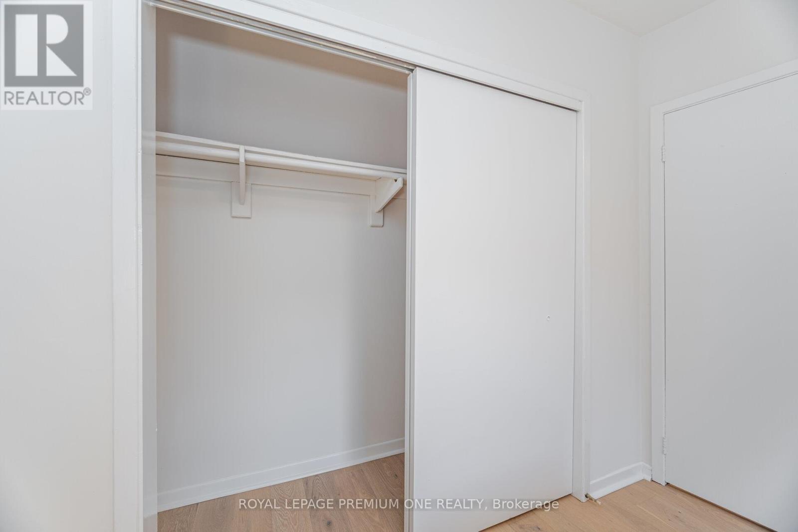 Photo 34 of 16 Reiber Crescent S, Toronto ON