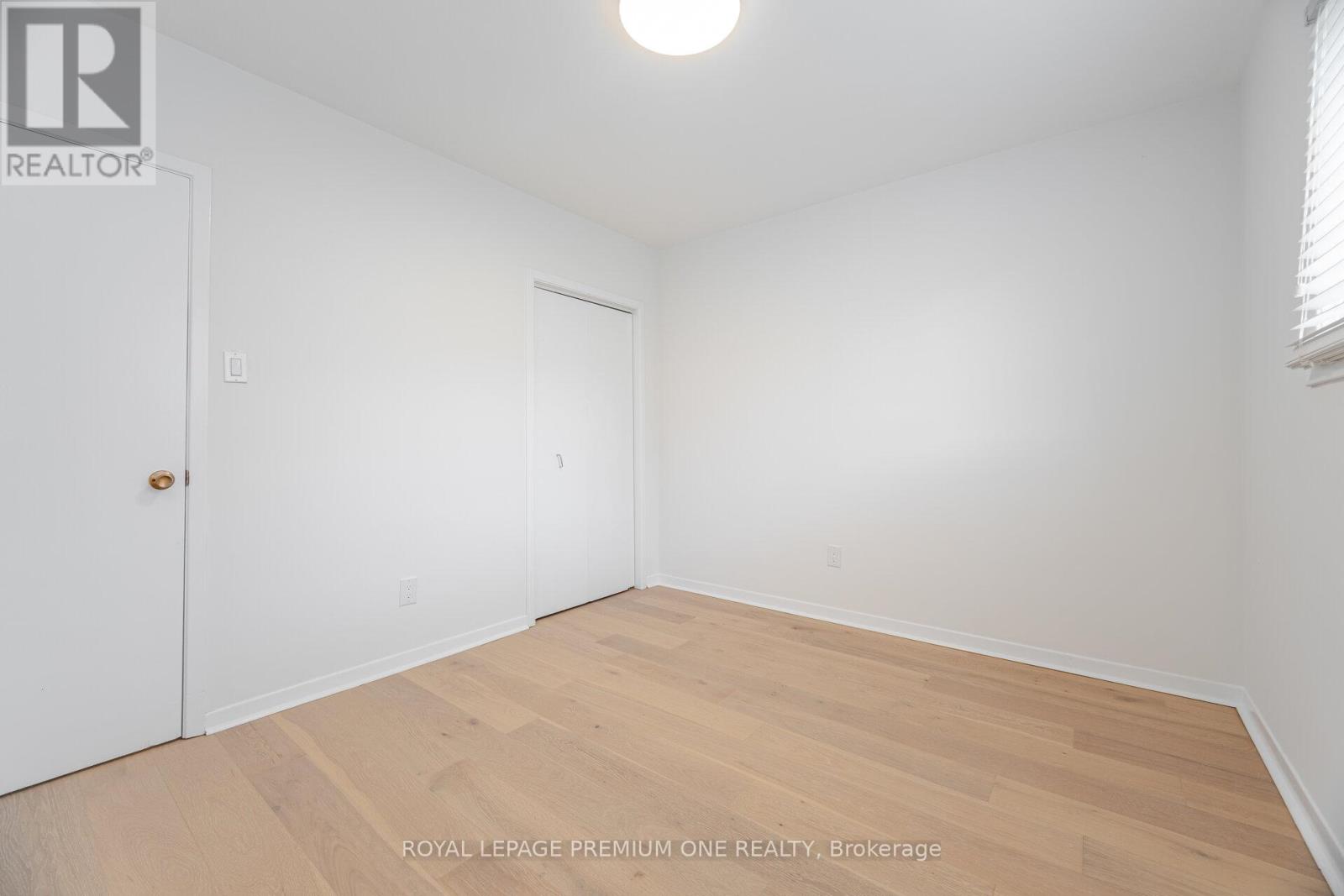 Photo 35 of 16 Reiber Crescent S, Toronto ON