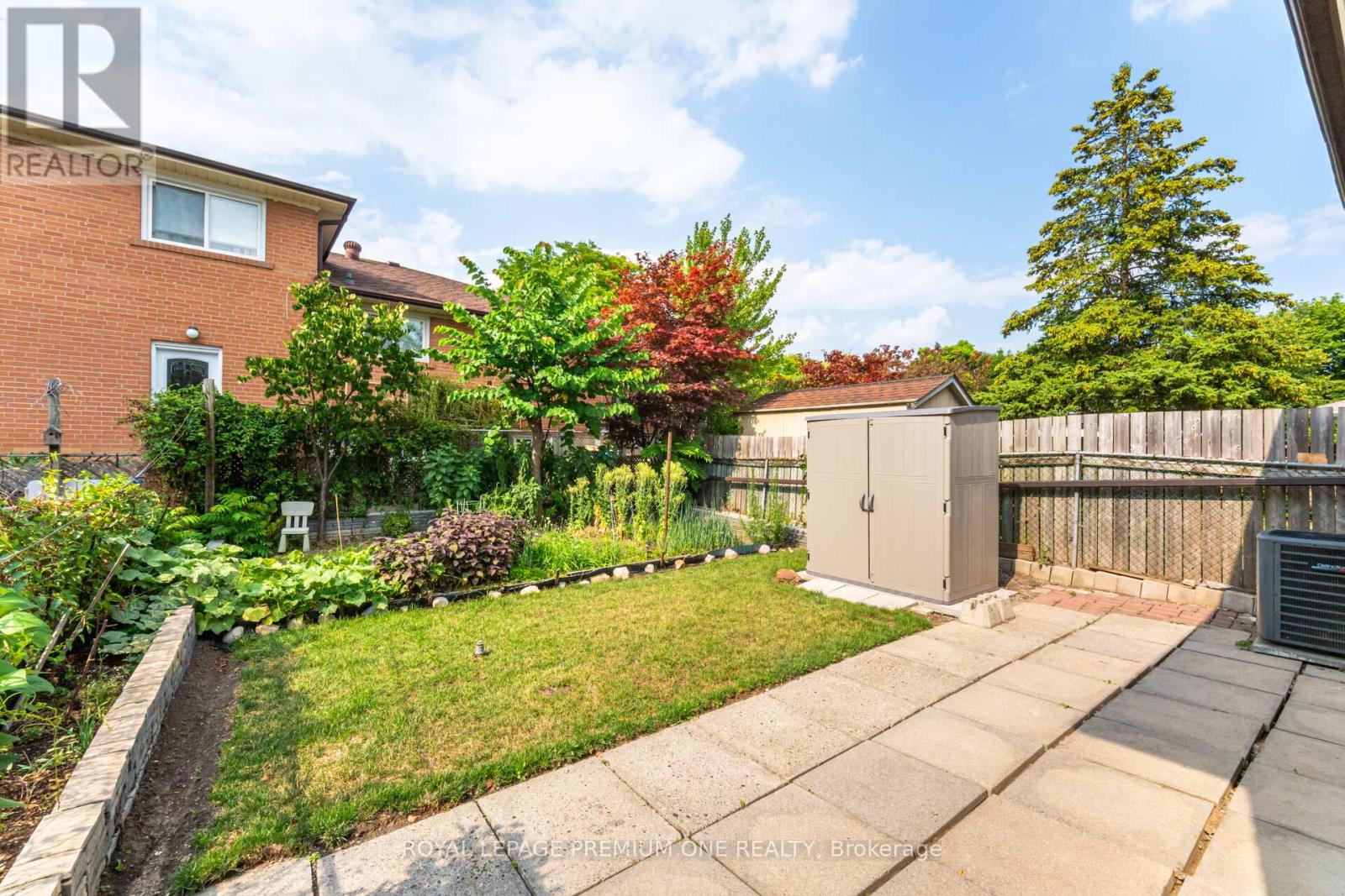 Photo 24 of 16 Reiber Crescent S, Toronto ON